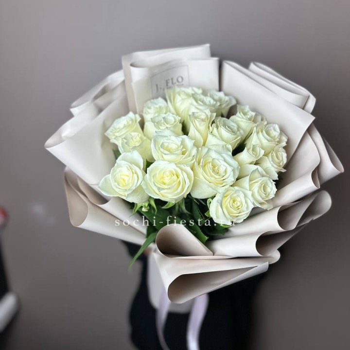 19 белых роз  в Калининграде