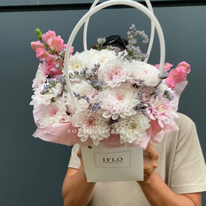 Сумочка из стойких цветов  в Калининграде