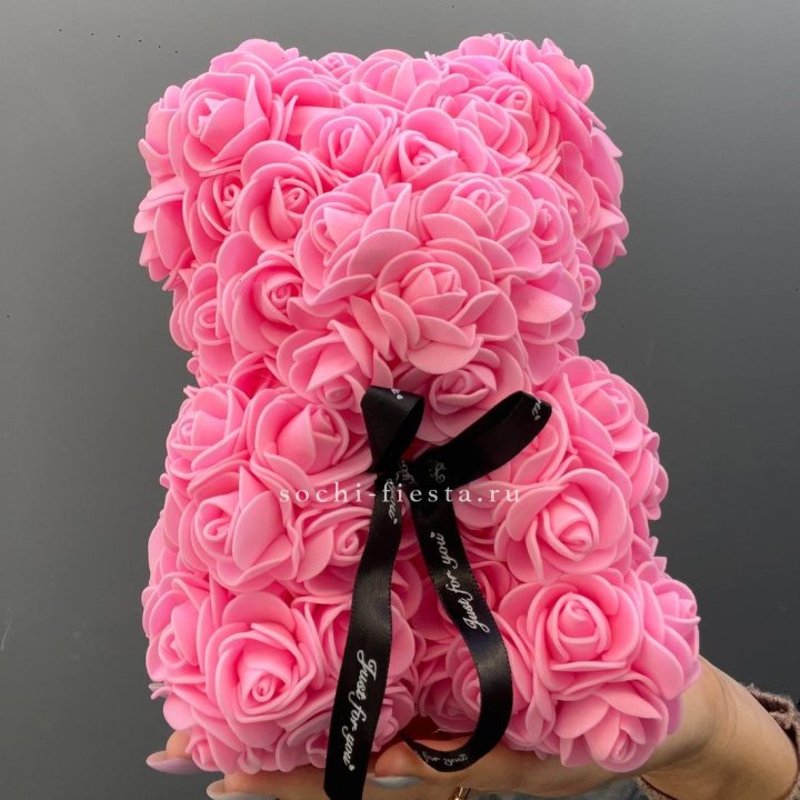 Игрушка медведь из розовых роз в Калининграде