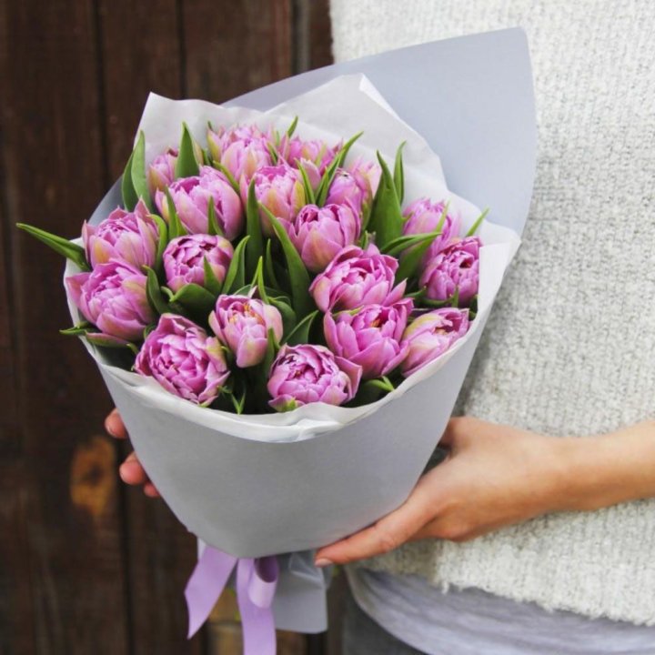 Букет пионовидных тюльпанов в Калининграде