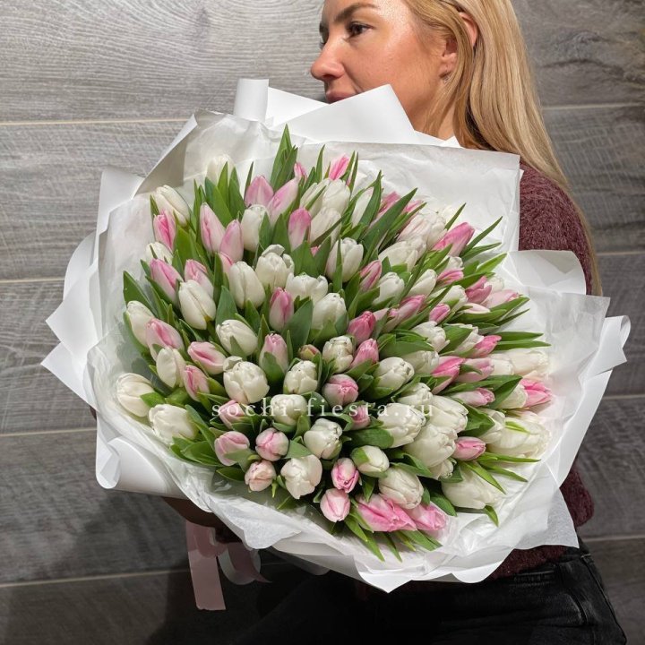 101 тюльпан нежный микс в Калининграде