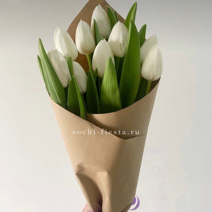 Букет белых тюльпанов в Калининграде
