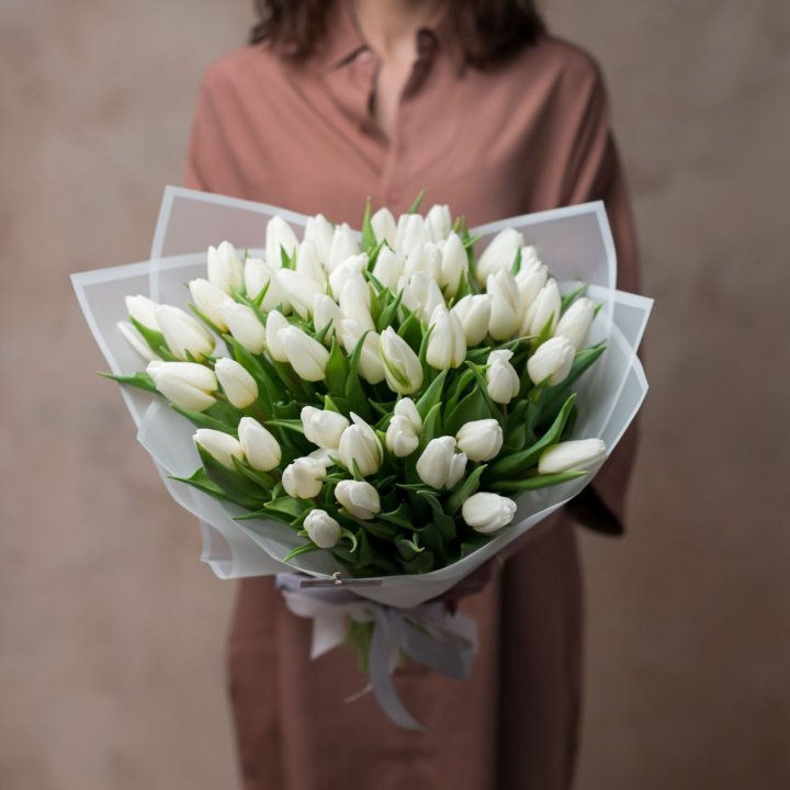 51 белый тюльпан в Калининграде