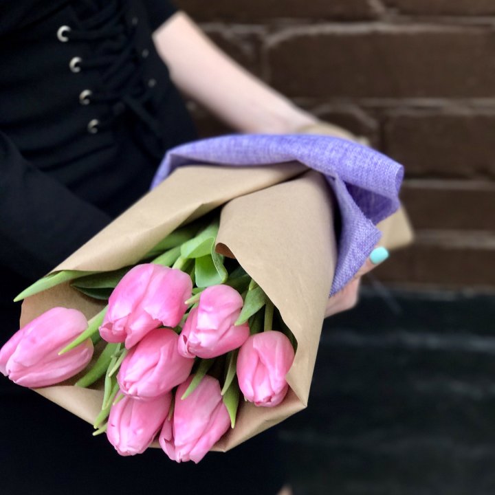 Букет розовых тюльпанов в Калининграде
