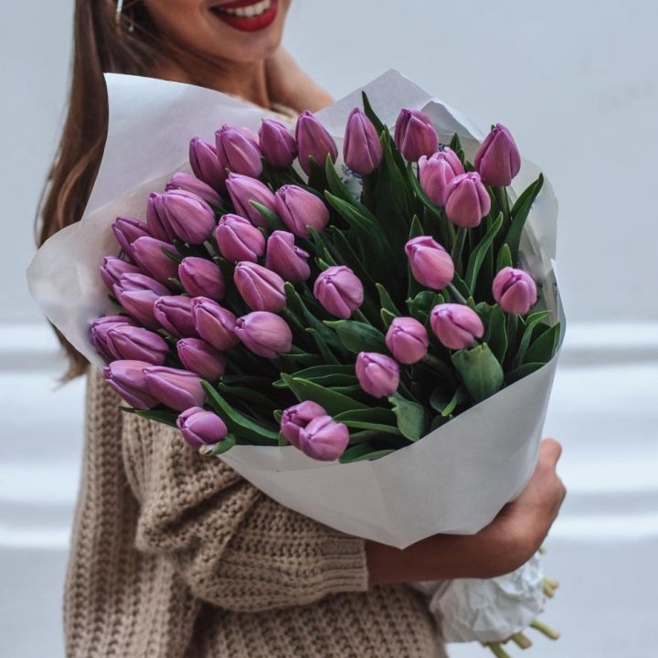 39 сиреневых тюльпанов в Калининграде
